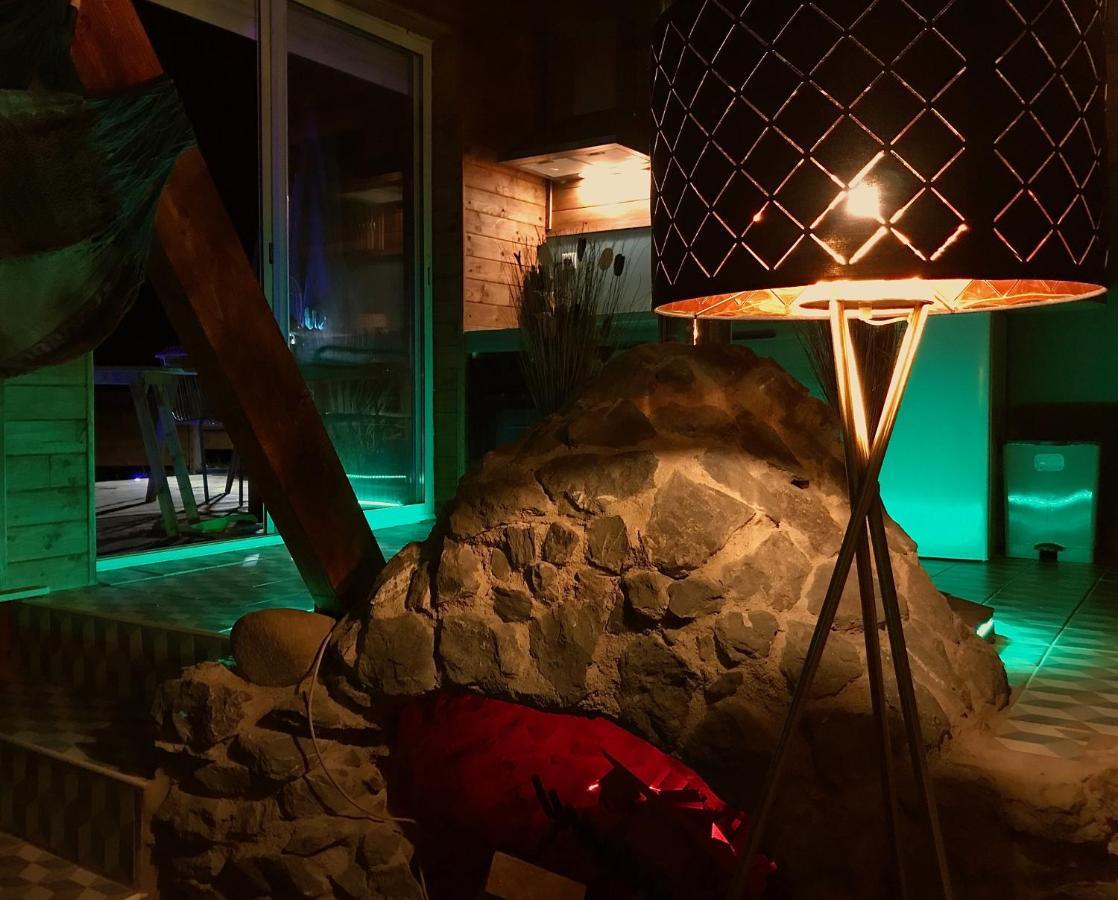 Villa Shangri-La At Concepts En Barousse Créchets Dış mekan fotoğraf